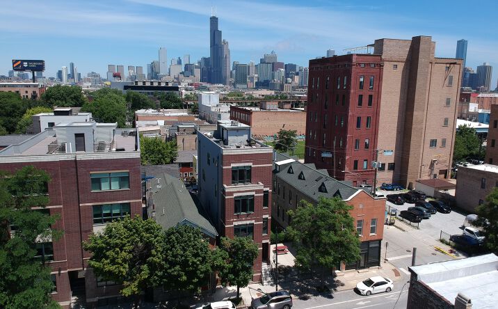 Pictures of Multifamily property located at 556 West 18th Street, Chicago, IL 60616 for sales - image #1