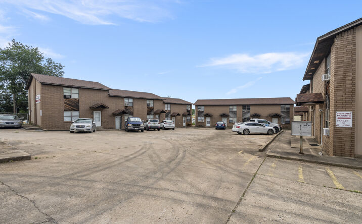Pictures of Multifamily property located at 305 East Pleasant Valley Road, Poteau, OK 74953 for sales - image #1