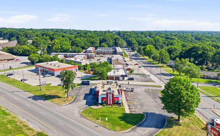 Pictures of Retail property located at 9924M E STATE RTE 350, RAYTOWN, MO 64133-6519 for sales - image #1