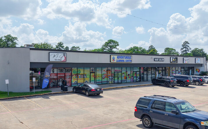 Pictures of Retail property located at 17611 Kuykendahl Rd, Spring, TX 77379 for sales - image #1