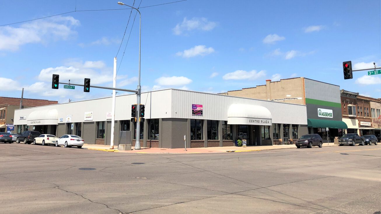 289 Dakota Ave S, Huron, SD 57350