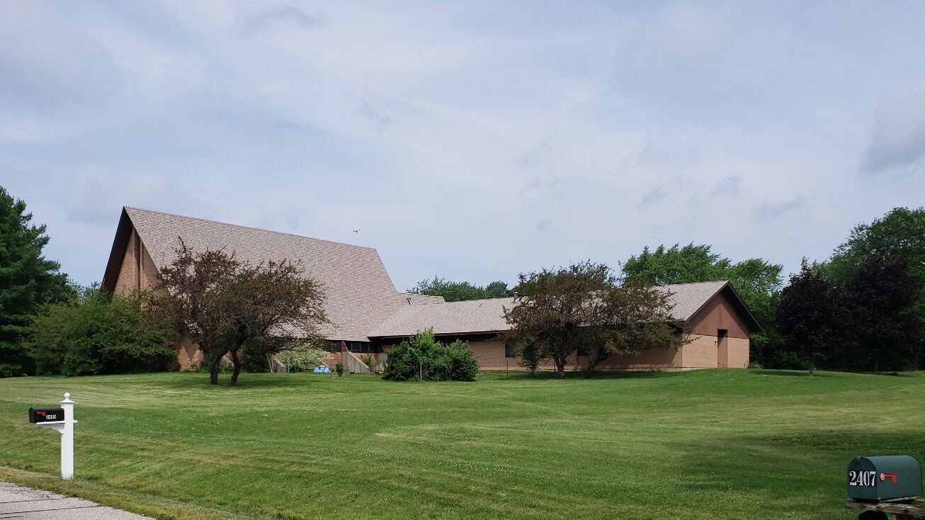 101 S Beck Rd, Lindenhurst, IL 60046