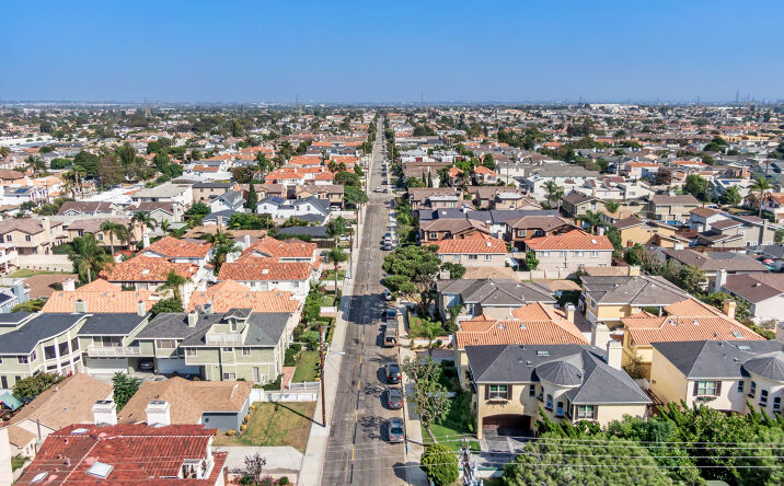 Pictures of Multifamily property located at 2003 Gates Ave, Redondo Beach, CA 90278 for comps - image #1