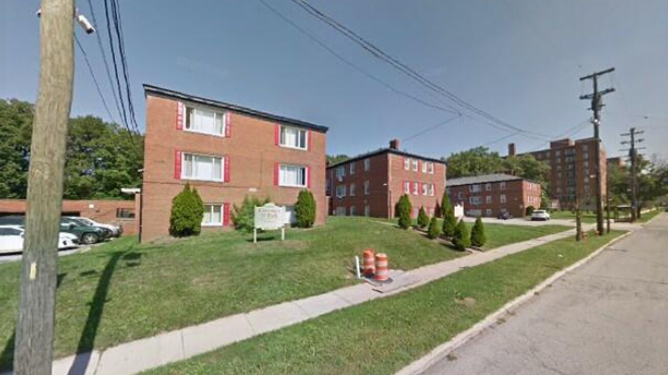 13955 Superior Road, Cleveland, OH 44118