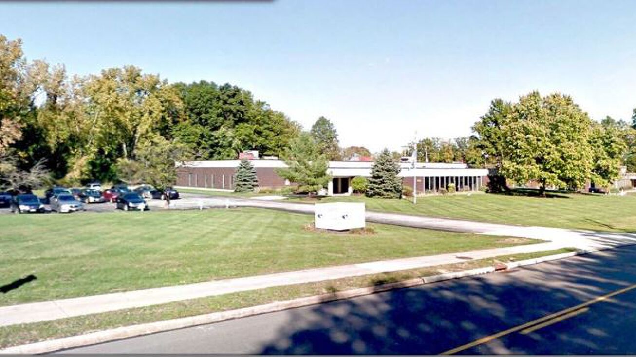 8801 E Pleasant Valley Rd, Independence, OH 44131