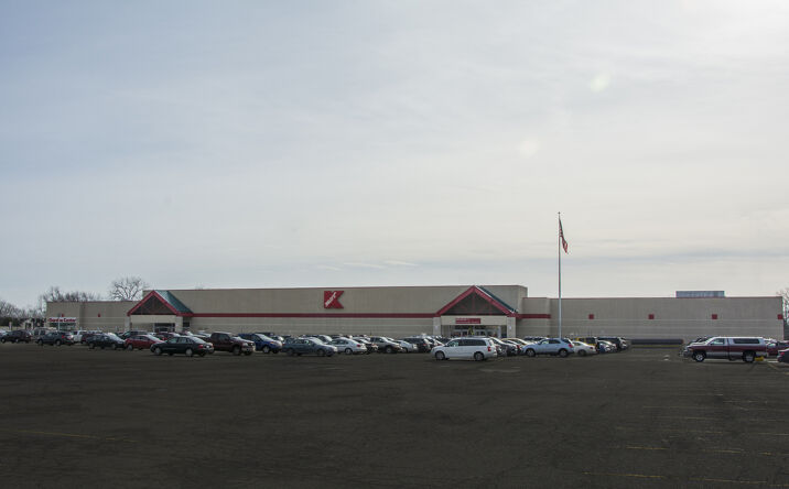 Pictures of Retail property located at 17580 Frazho Road, Roseville, MI 48066 for sales - image #1