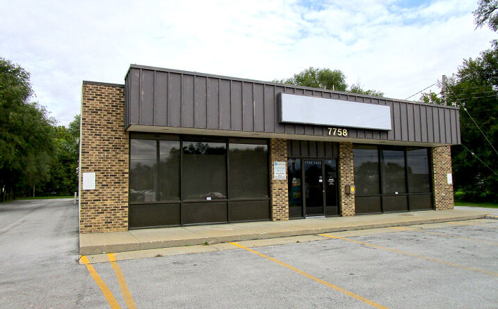 Pictures of Retail property located at 7758 Cass St, Omaha, NE 68114 for comps - image #1