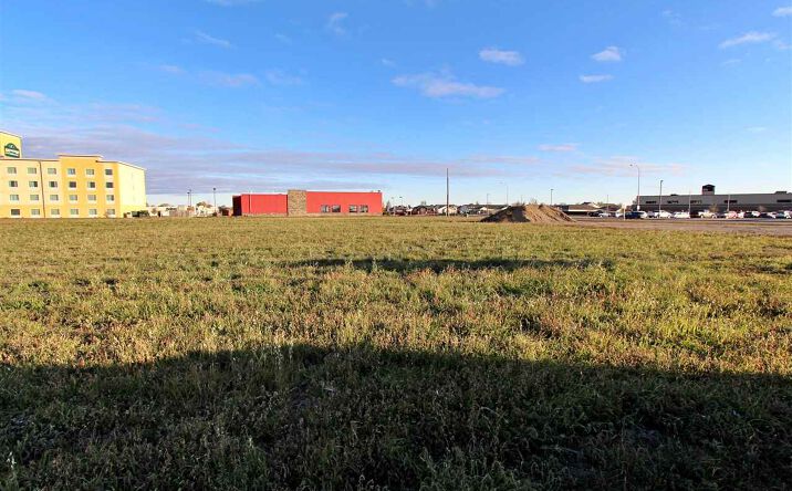 Pictures of Land property located at 1620 36th Ave SW, Minot, ND 58701 for sales - image #1