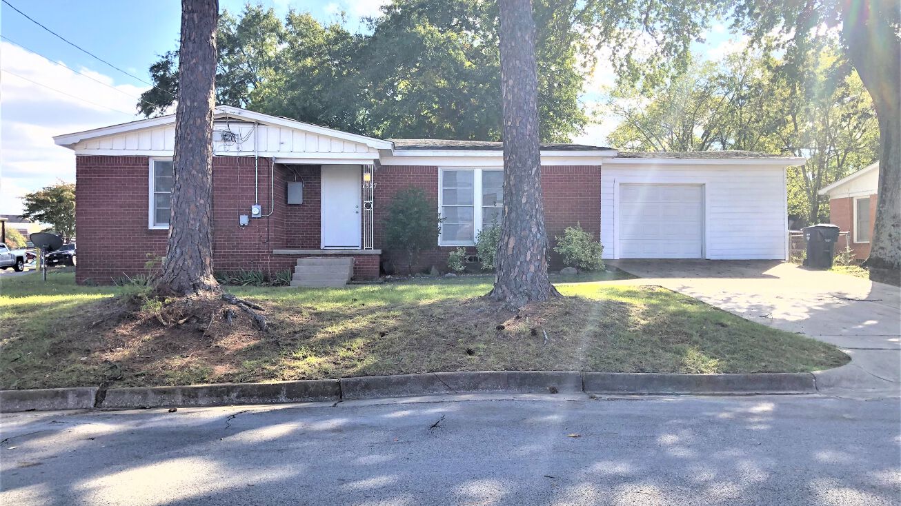 1323 Lamar St, Tyler, TX 75701