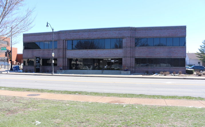 Pictures of Office property located at 400 South 9th Street, Springfield, IL 62701 for sales - image #1