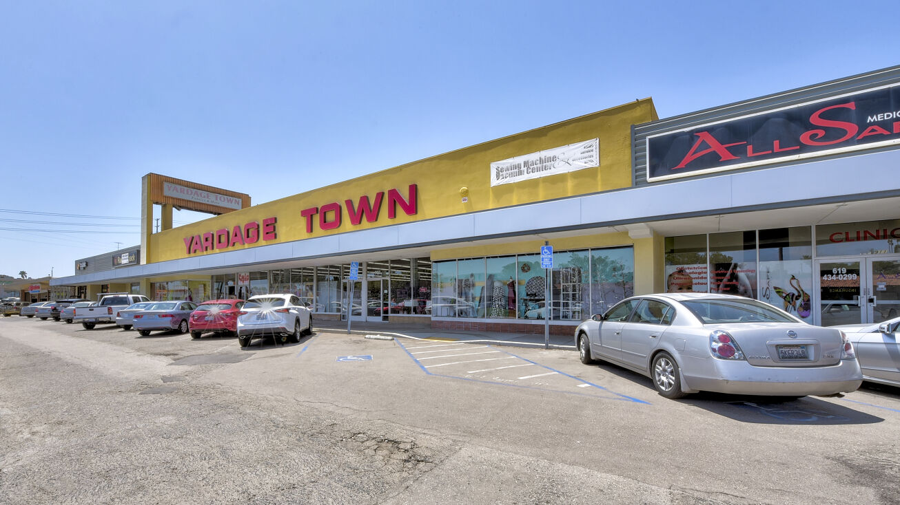 901 -911 E. PLAZA BLVD, National City, CA 91950 - Retail Property for