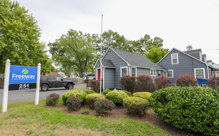 Pictures of Office property located at 5 Barber St, Springfield, MA 01109 for comps - image #1
