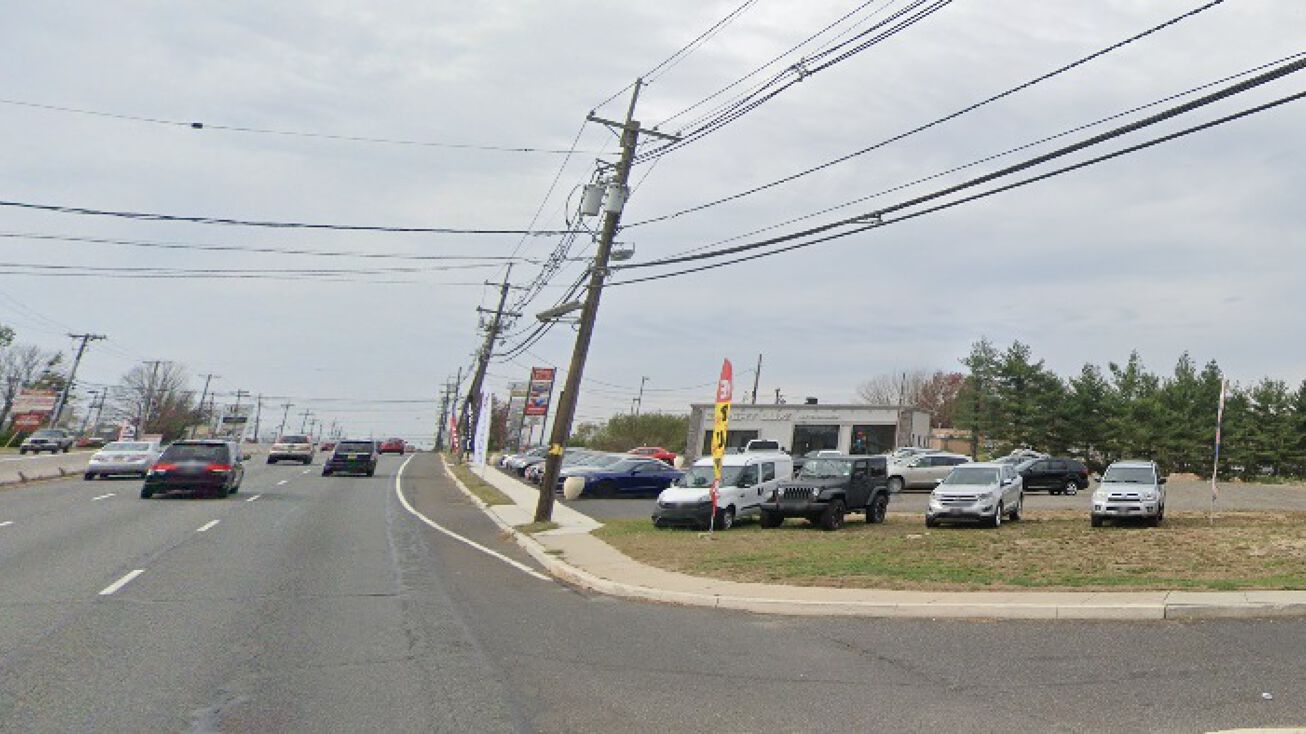 Pictures of Industrial property located at 2913 US-130, Delran, NJ 08075 for sales - image #1