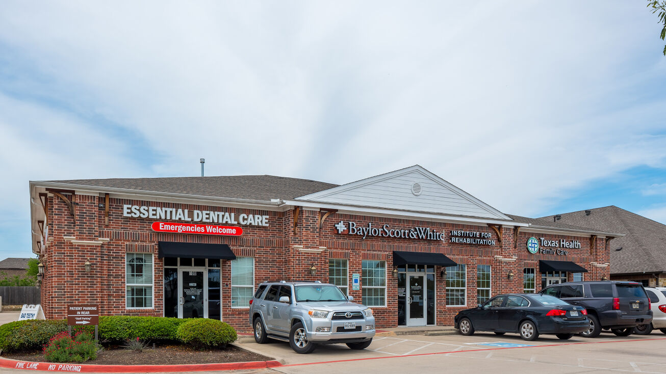 2950 W Camp Wisdom Rd, Grand Prairie, TX 75052 Medical Office Property for Sale Camp Wisdom