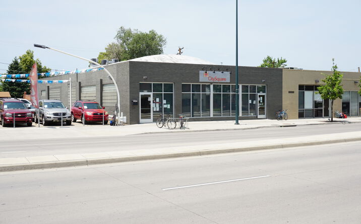 Pictures of Retail property located at 2575 S Broadway, Denver, CO 80210 for comps - image #1