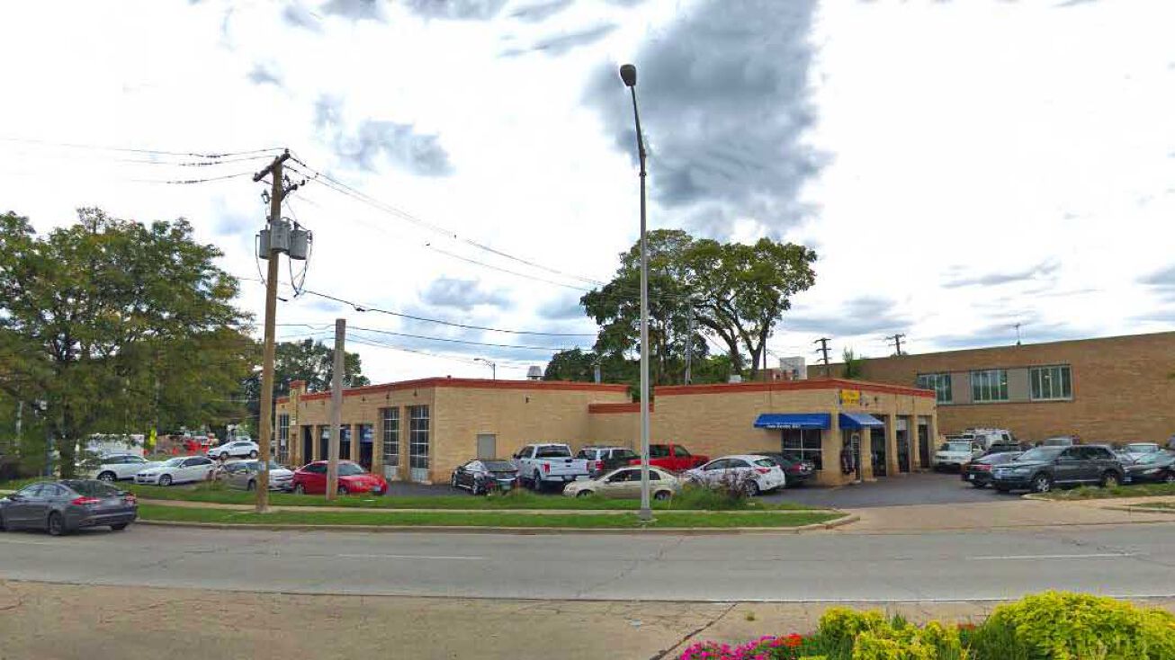480 S River Rd, Des Plaines, IL 60016 Retail Property for Sale RIVER ROAD AUTO CENTER