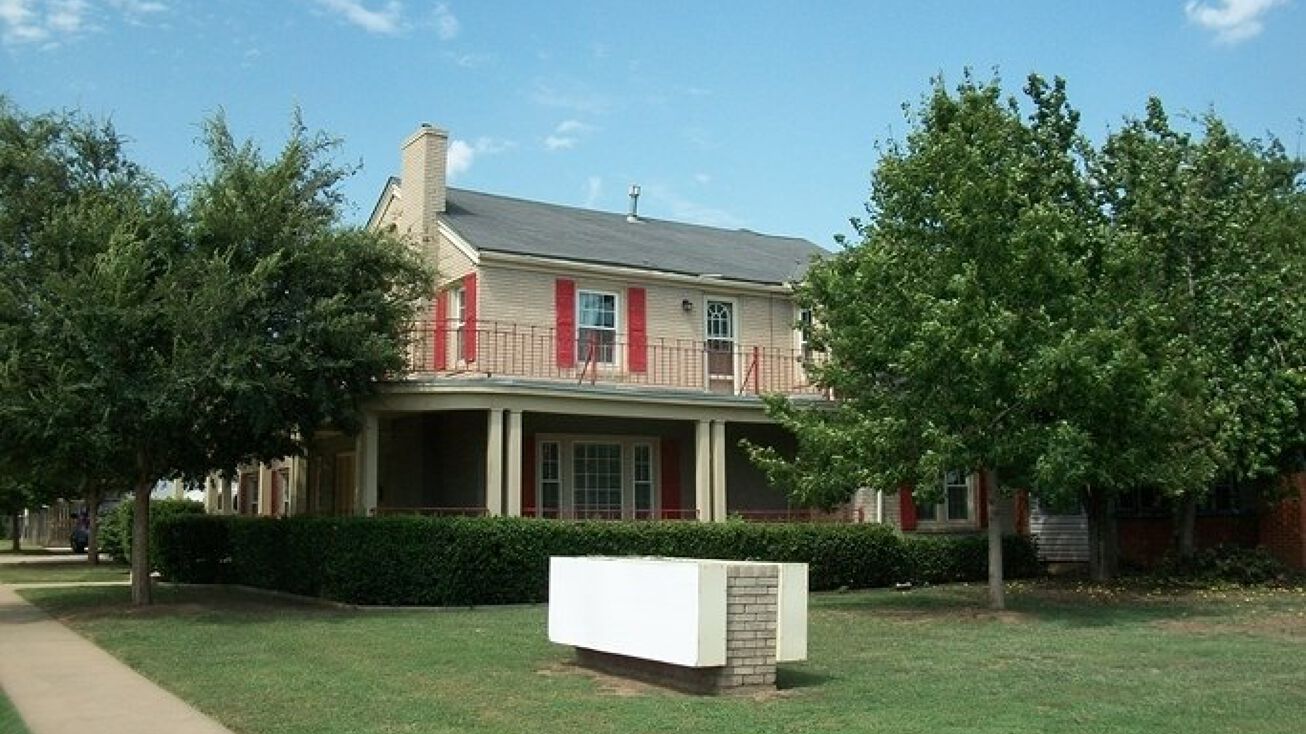 415 W Gore Blvd, Lawton, OK 73501