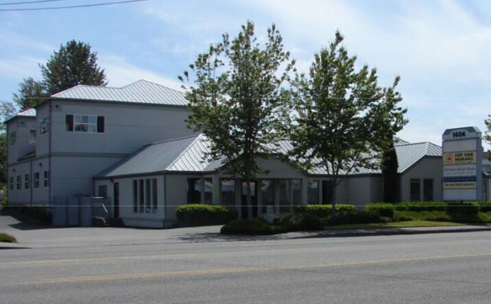 Pictures of Office property located at 1404 E College Way, Mt Vernon, WA 98273 for comps - image #1