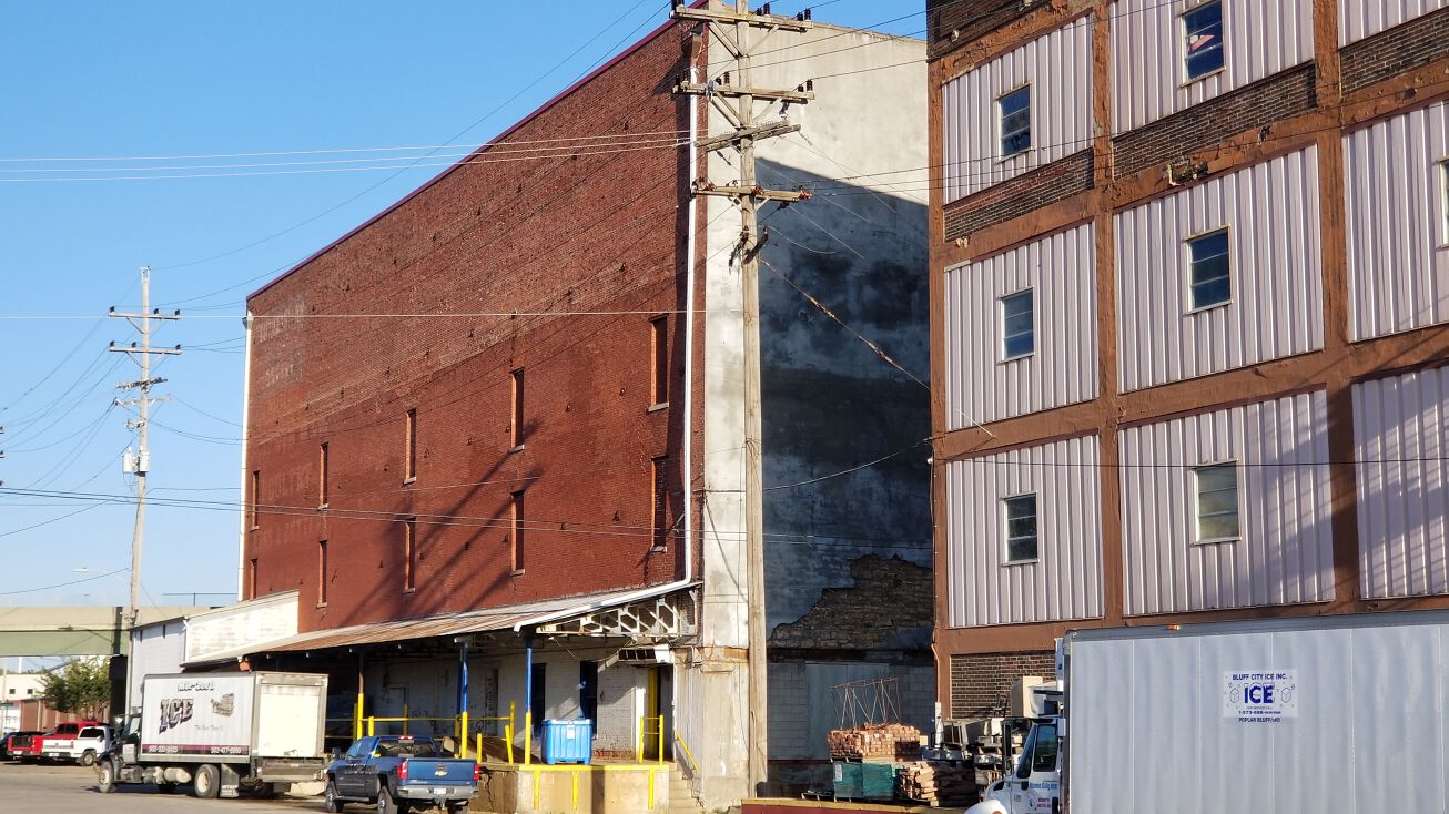 200 N Kansas Ave, Topeka, KS 66603