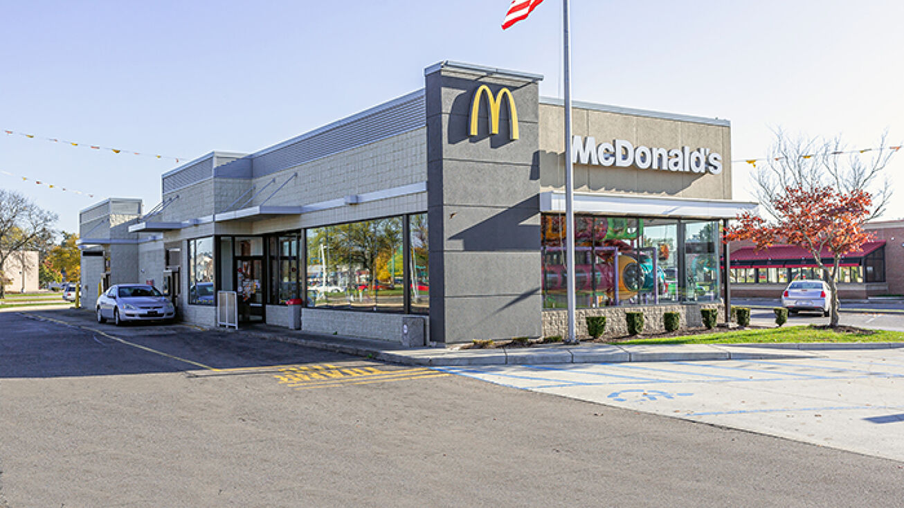 17800 E 8 Mile Rd, Harper Woods, MI 48225 - Retail Property for Sale