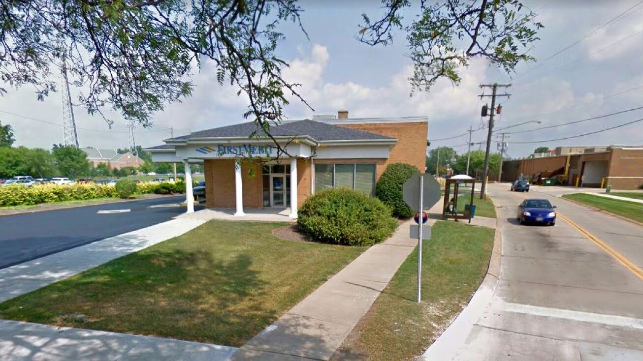 33113 Aurora Rd, Solon, OH 44139