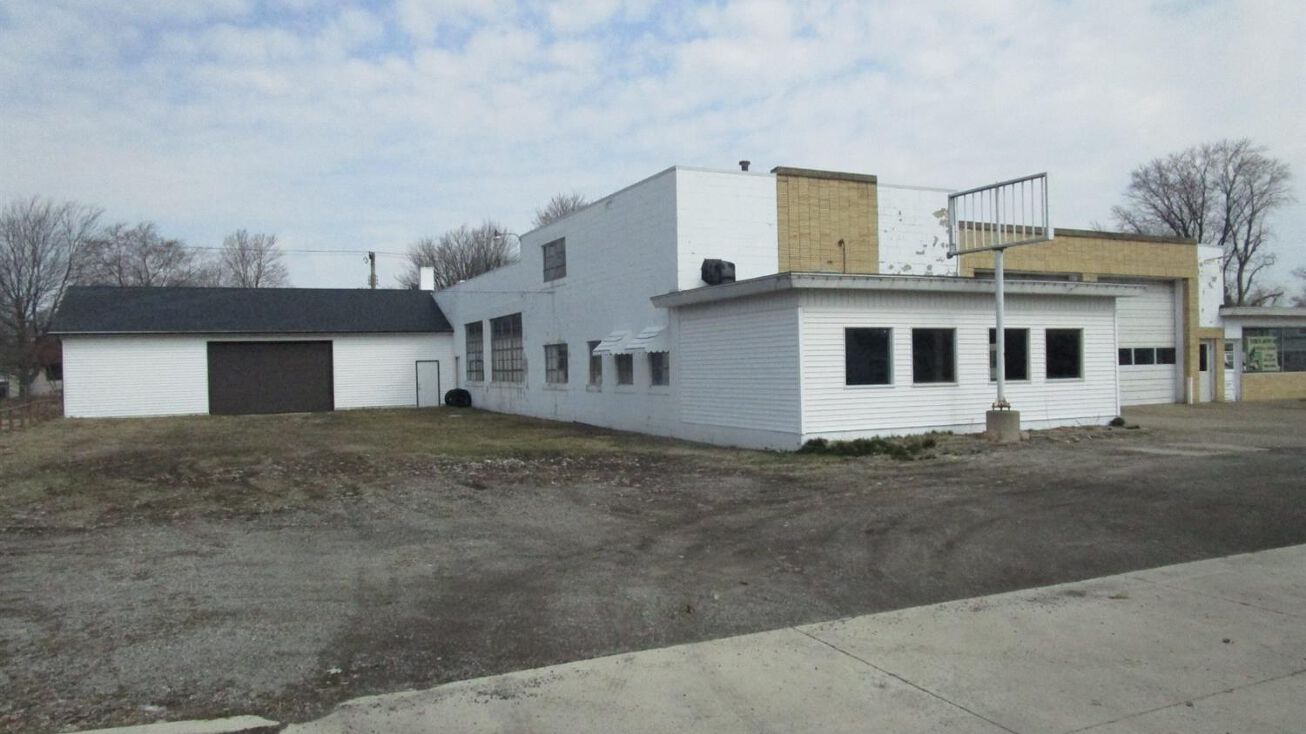 501 W Michigan St, New Carlisle, OH 46552