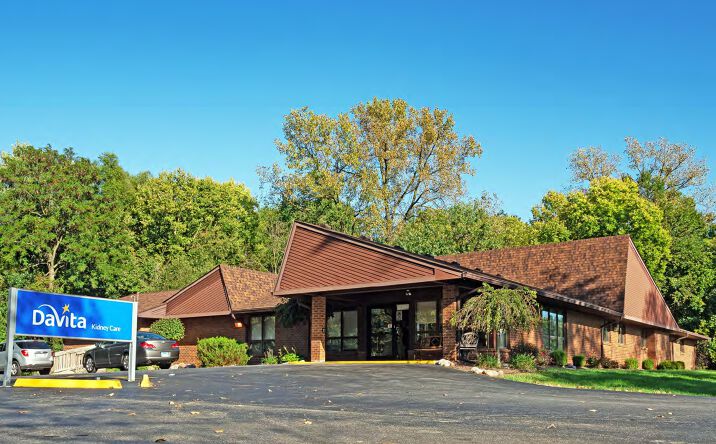 Pictures of Retail, Office property located at 1090 W McKinley Ave, Decatur, IL 62526 for comps - image #1