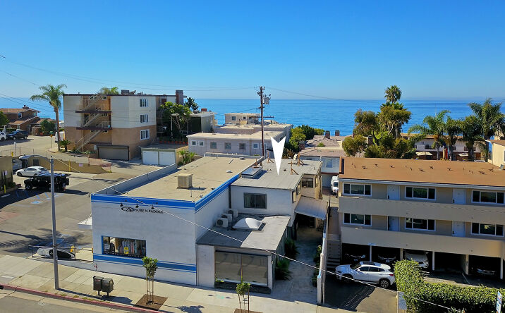 Pictures of Retail, Mixed Use property located at 689 S Coast Hwy, Laguna Beach, CA 92651 for comps - image #1