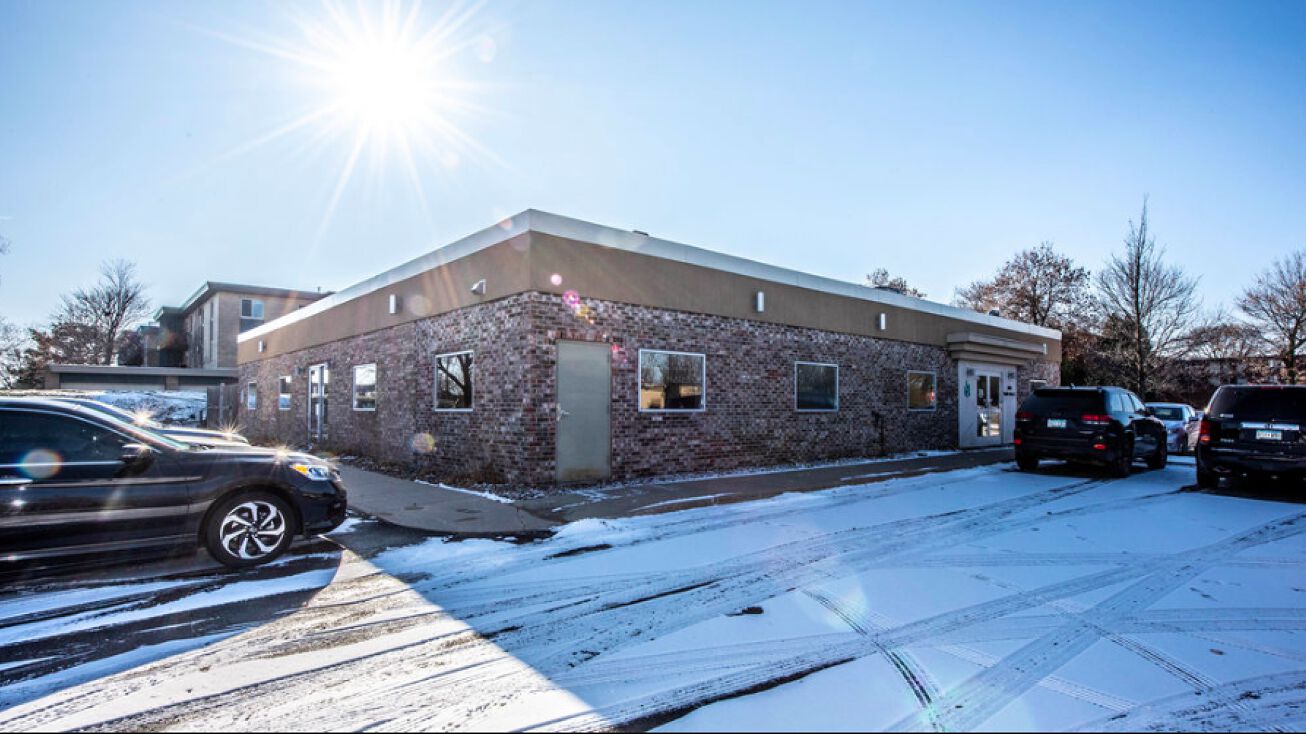 1867 Oakdale Ave, St Paul, MN 55118