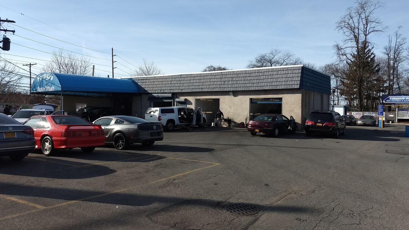 208 Higbie Ln, West Islip, NY 11795