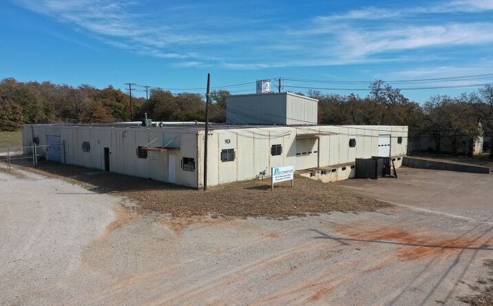 image of property at 901 E KENNEDALE PKWY Kennedale TX 76060-3225
