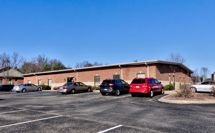 Pictures of Office property located at 529 Westport Rd, Elizabethtown, KY 42701 for comps - image #1