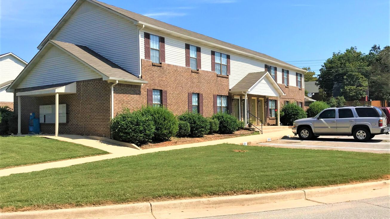 101 Henry Dr, Athens, AL 35611