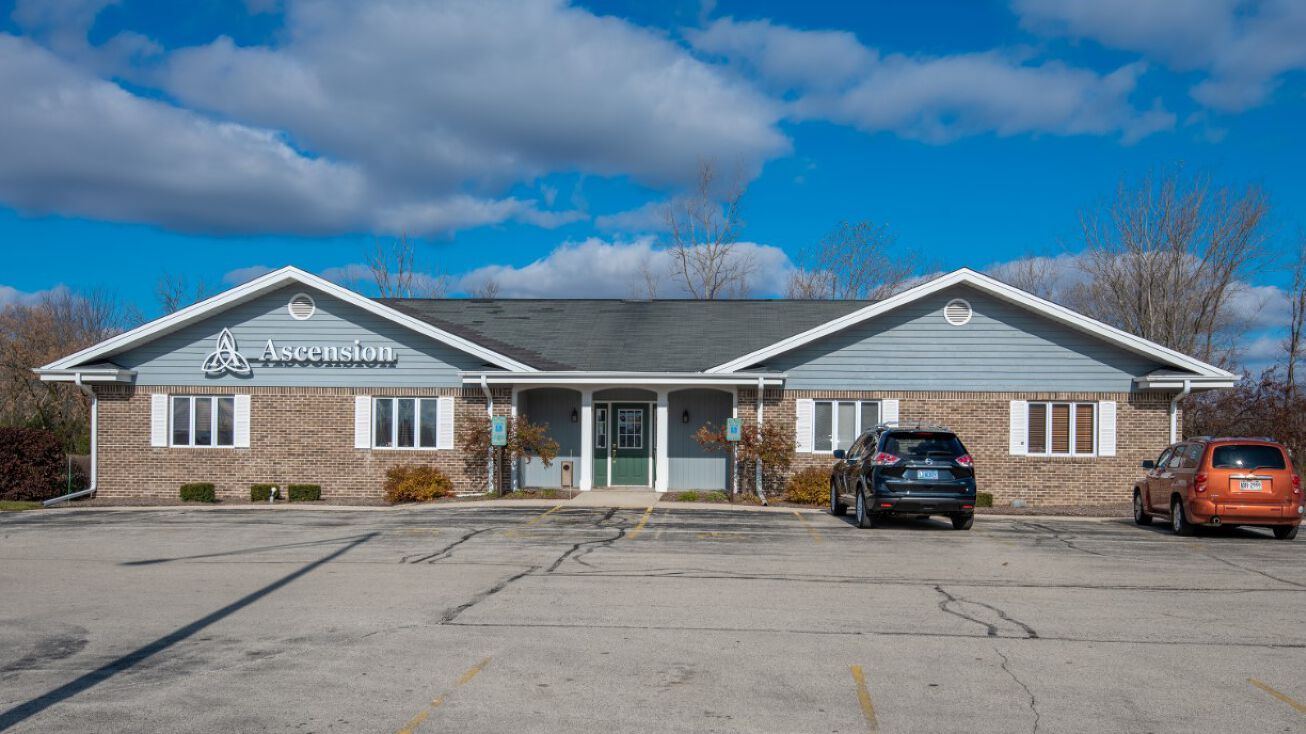 830 E Green Bay Ave, Saukville, WI 53080 - Office Property For Sale ...