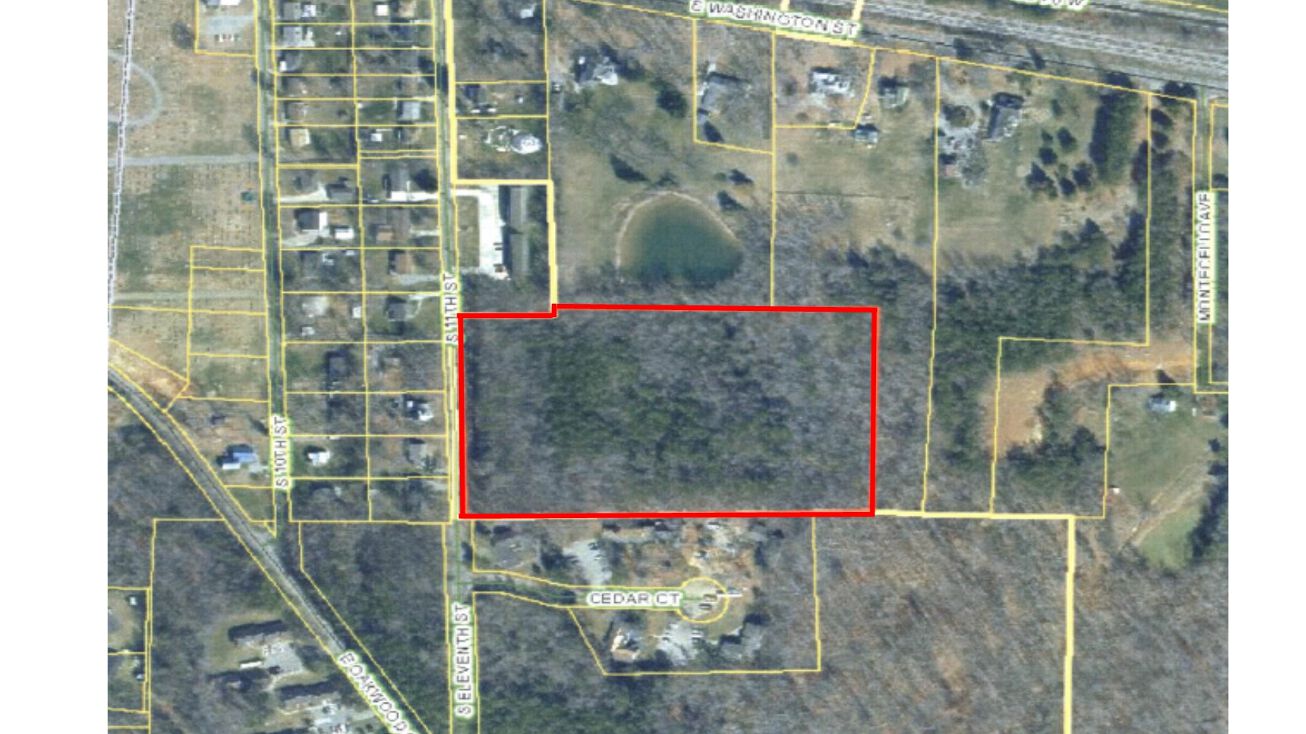 225 S 11th St, Mebane, NC 27302