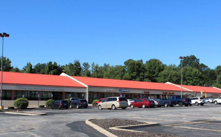 Pictures of Retail property located at 232 - 272 Mayfair Plaza Shopping Center, St. Louis, MO 63033 for comps - image #1
