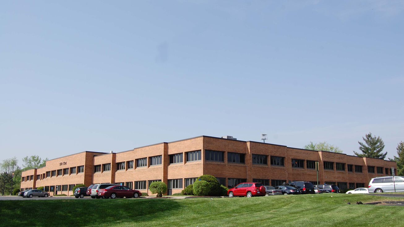 974 73rd St, Windsor Heights, IA 50324