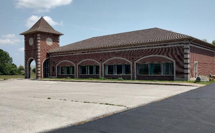 Pictures of Retail property located at 2807 Hotel Ave, Huntington, IN 46750 for sales - image #1