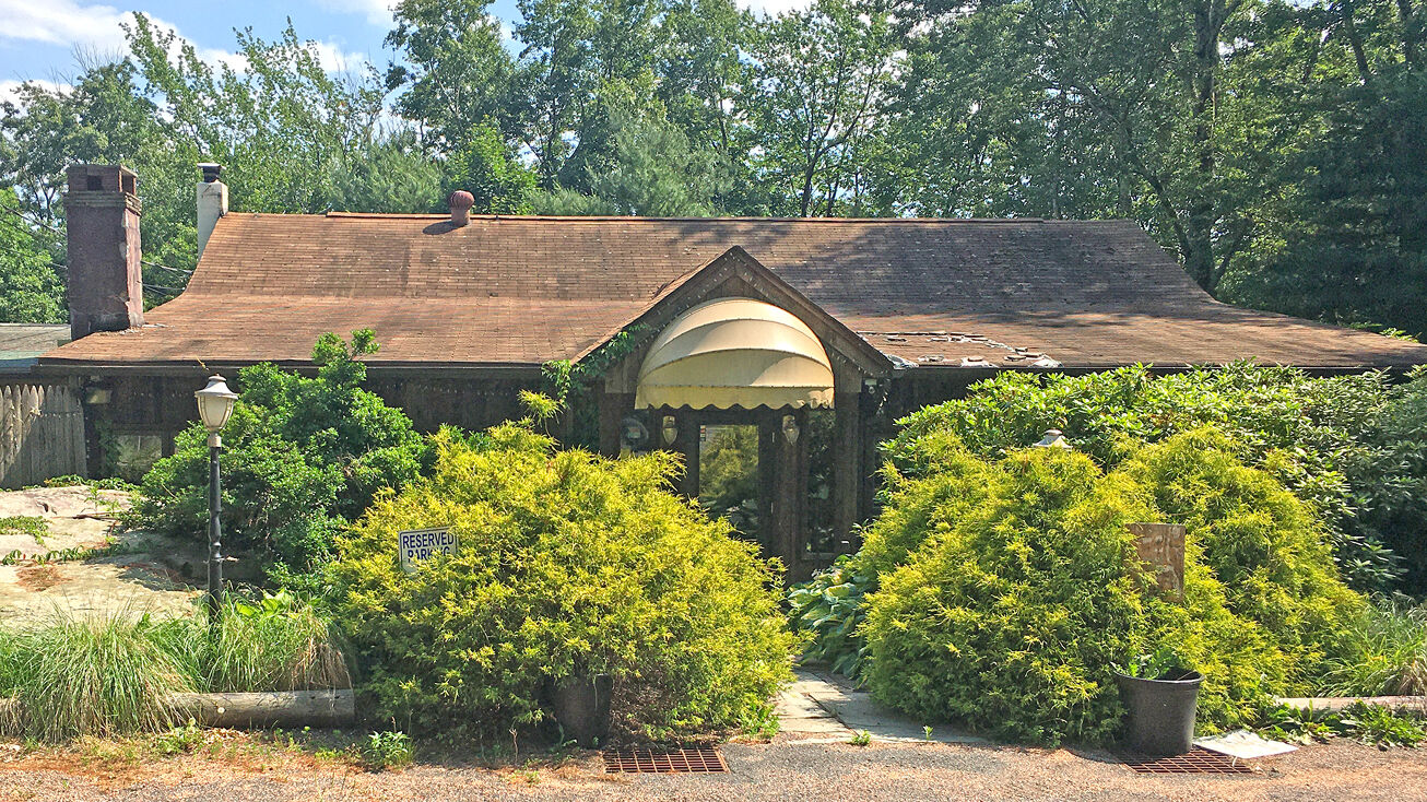 230 Sand Spring Rd, Cresco, PA 18326