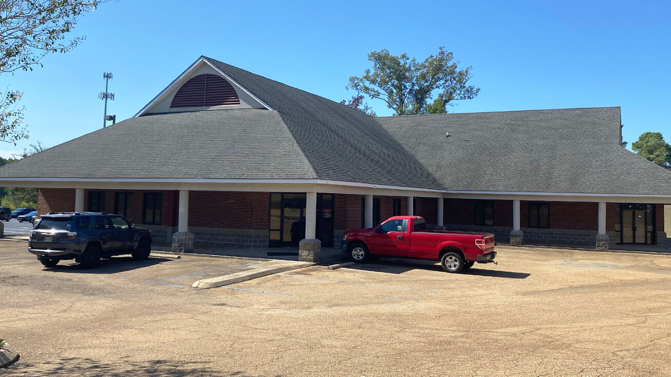 7215 S Siwell Rd, Byram, MS 39272