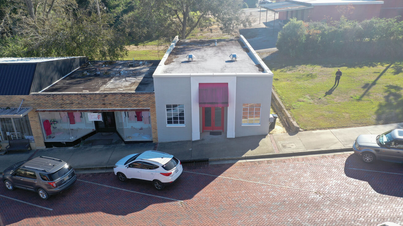 142 E Pine Ave, Wiggins, MS 39577