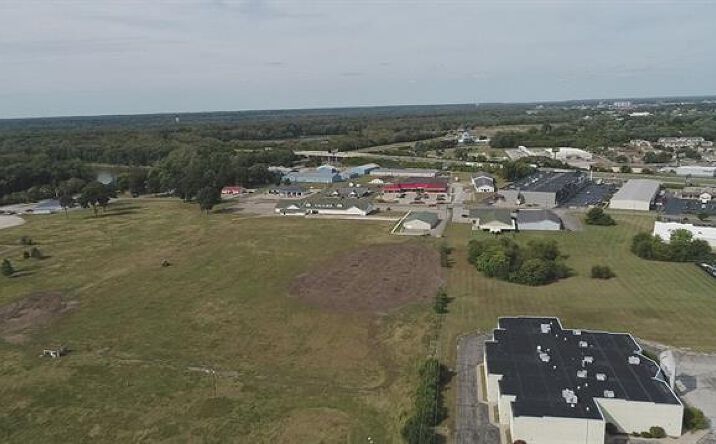 Pictures of Land property located at 500 W Honey Creek Drive Lot E, Terre Haute, IN 47802 for sales - image #1