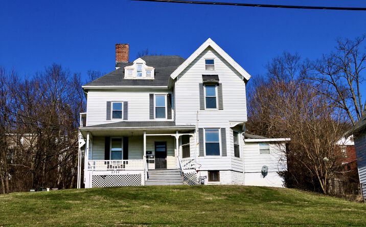 Pictures of Multifamily property located at 2352 Harper Ave, Cincinnati, OH 45212 for comps - image #1