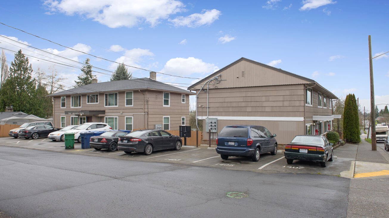 9007 14th Ave SW, Seattle, WA 98106