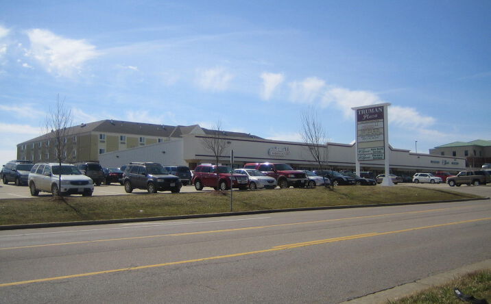 Pictures of Retail, Office property located at 3501 W TRUMAN BOULEVARD, Jefferson City, MO 65109 for sales - image #1