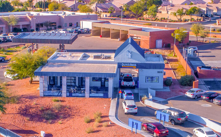 Pictures of Retail property located at 3215 E Chandler Blvd, Phoenix, AZ 85048 for comps - image #1