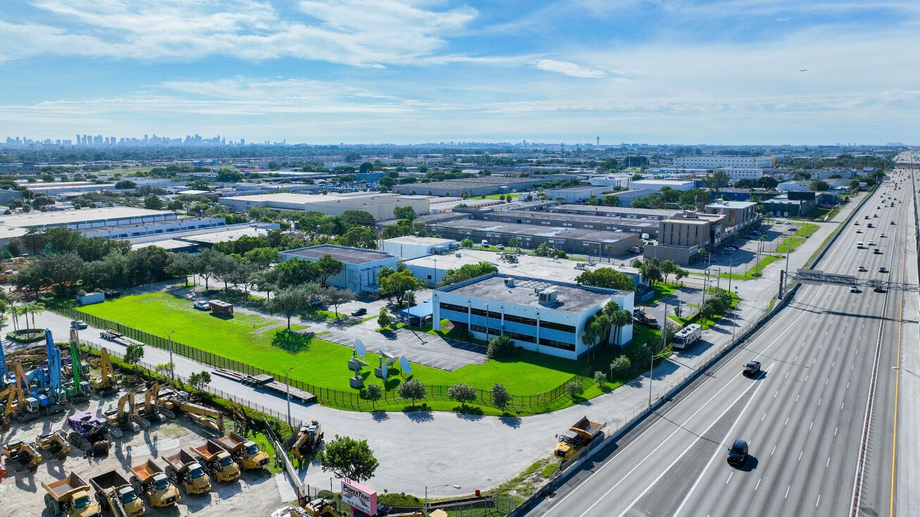 Pictures of Industrial, Land, Mixed Use, Special Purpose property located at 7007 NW 77th Ave, Miami, FL 33166 for sales - image #1