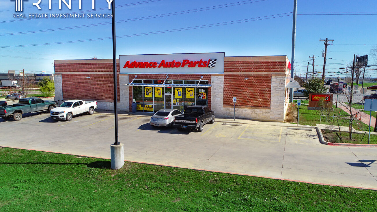 103 E Center St, Kyle, TX 78640