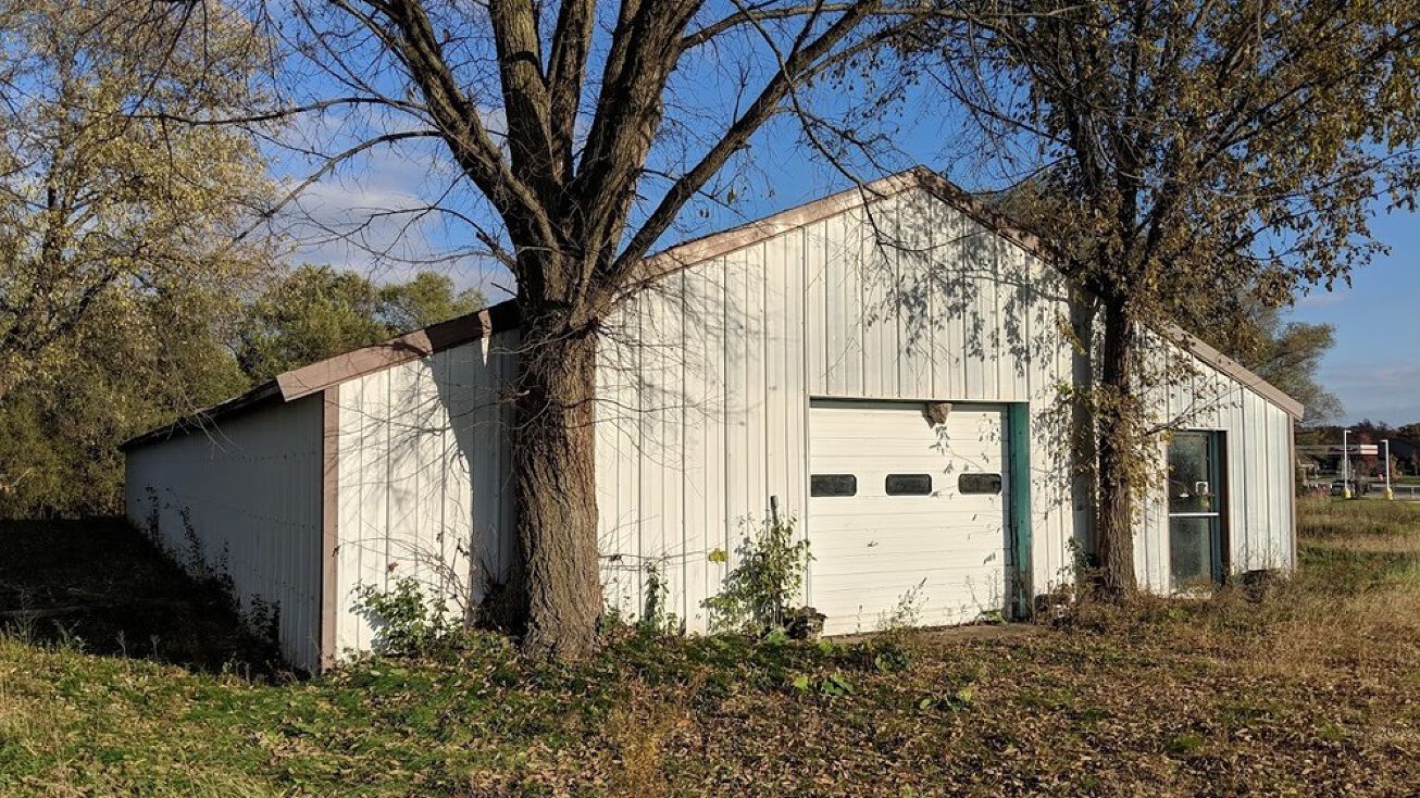 W298S8944 Hwy 83, Mukwonago, WI 53149