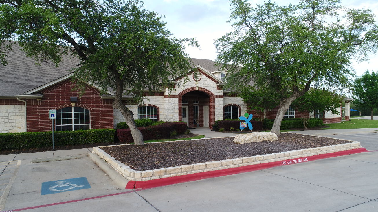 906 Crystal Falls Parkway, Leander, TX 78641 Retail Property for Sale